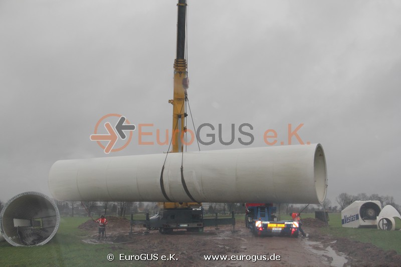 Heavy and oversized transport of a wind turbine Vestas Heavy and oversized transport of a wind turbine Vestas