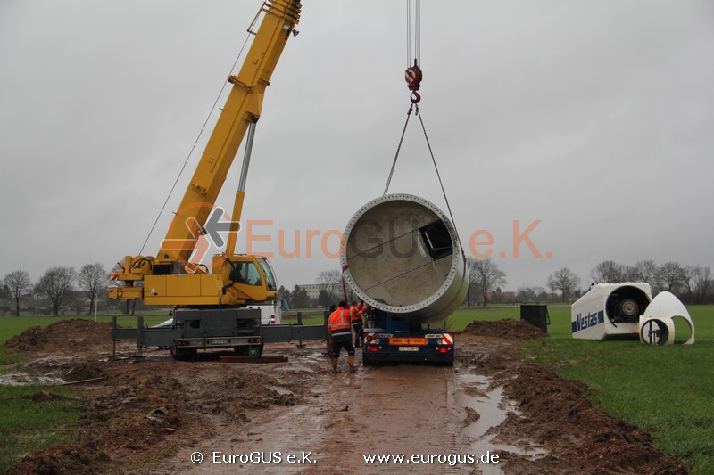 Heavy and oversized transport of a wind turbine Vestas Heavy and oversized transport of a wind turbine Vestas