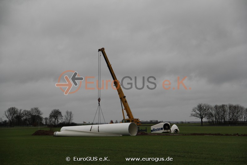 Heavy and oversized transport of a wind turbine Vestas Heavy and oversized transport of a wind turbine Vestas