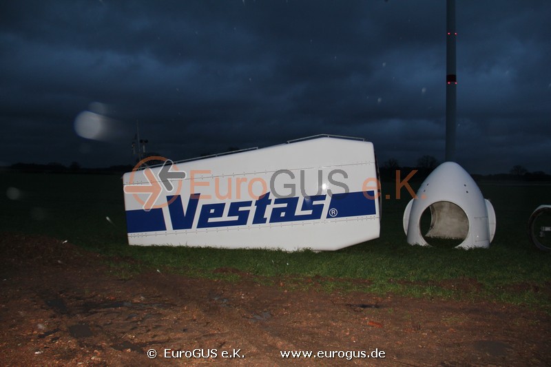 Heavy and oversized transport of a wind turbine Vestas Heavy and oversized transport of a wind turbine Vestas