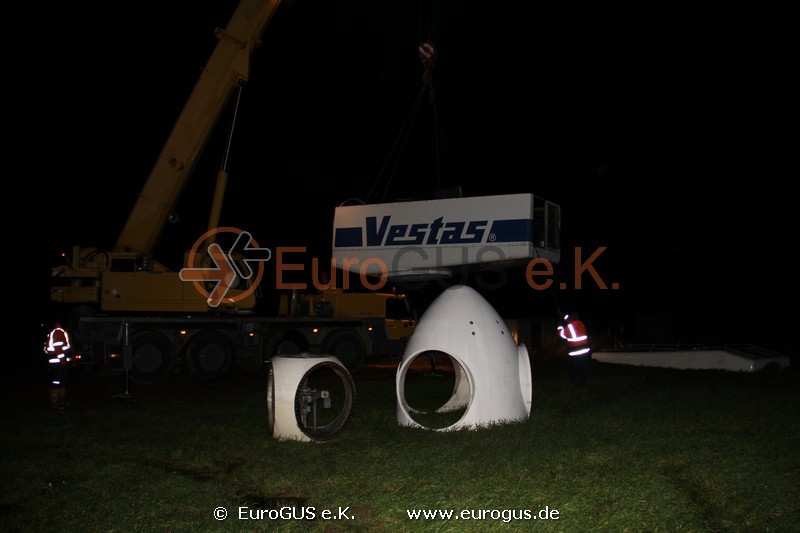 Heavy and oversized transport of a wind turbine Vestas 
