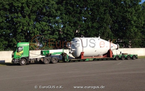 Oversized transports of silos to Ukraine with a special transport