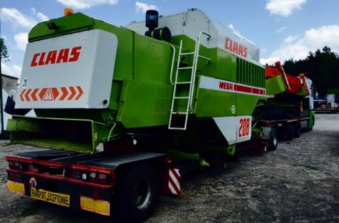 Oversized transport of agriculture machinery